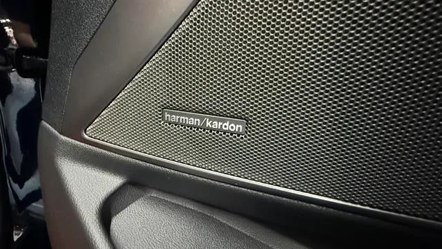 BMW 3 Series 2020 Restyling 325Li M Sports Night Suit interior photo 15 BMW 3 Series 2020 Restyling 325Li M Sports Night Suit interior photo 15