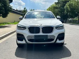 BMW X4 2020 xDrive25i Black Knight Edición limitada exterior foto 2