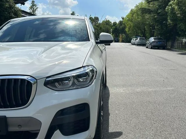 BMW X4 2020 xDrive25i Black Knight Edición limitada interior foto 11
