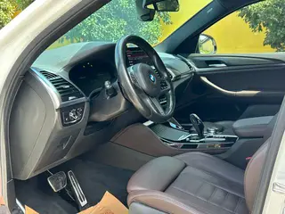 BMW X4 2020 xDrive25i Black Knight Edición limitada interior foto 13