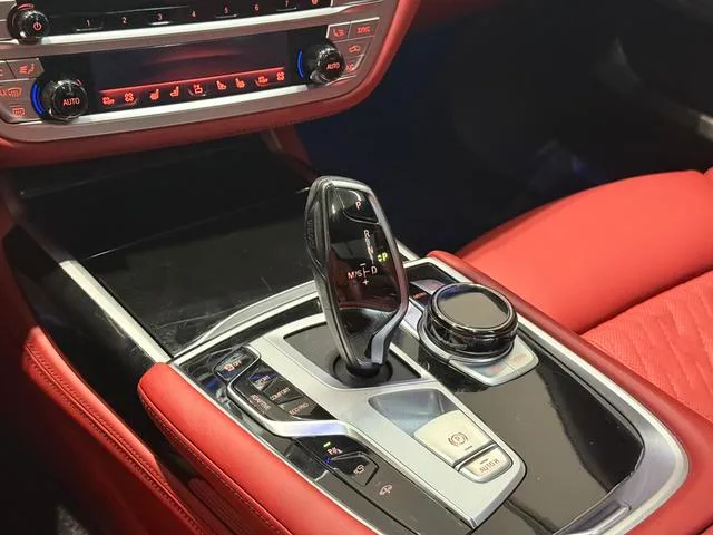 BMW 7 Series 2019 750Li xDrive V8 Luxury Set exterior photo 9 BMW 7 Series 2019 750Li xDrive V8 Luxury Set exterior photo 9