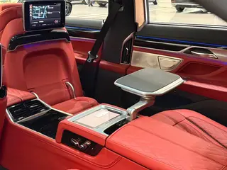 BMW 7 Series 2019 750Li xDrive V8 Luxury Set interior photo 11 BMW 7 Series 2019 750Li xDrive V8 Luxury Set interior photo 11