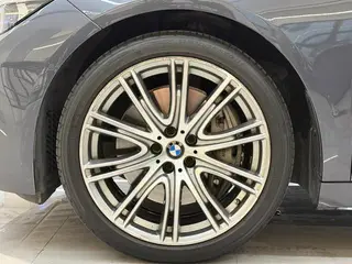 BMW 7 Series 2019 750Li xDrive V8 Luxury Set interior photo 19 BMW 7 Series 2019 750Li xDrive V8 Luxury Set interior photo 19