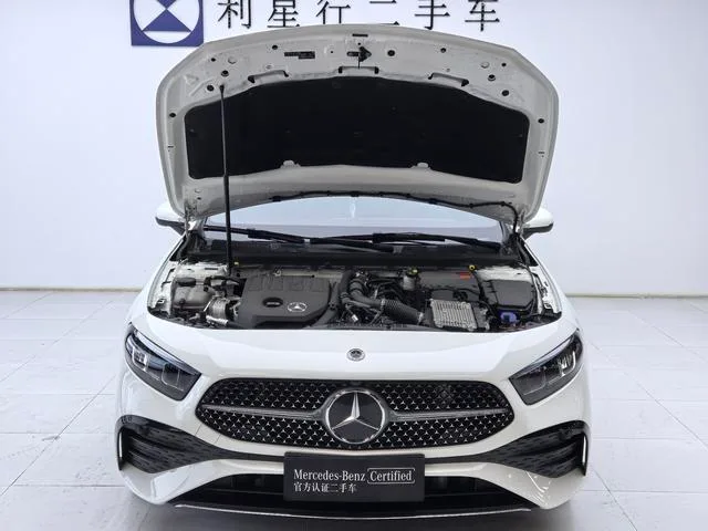 Mercedes-Benz A-Class 2024 A 200 L Version dynamique intérieur photo 10 Mercedes-Benz A-Class 2024 A 200 L Version dynamique intérieur photo 10