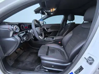 Mercedes-Benz A-Class 2024 A 200 L Version dynamique intérieur photo 14 Mercedes-Benz A-Class 2024 A 200 L Version dynamique intérieur photo 14