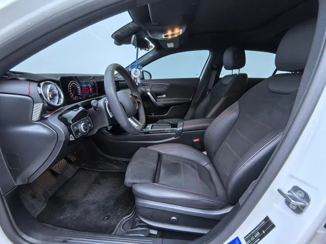 Mercedes-Benz A-Class 2024 A 200 L Version dynamique intérieur photo 14 Mercedes-Benz A-Class 2024 A 200 L Version dynamique intérieur photo 14
