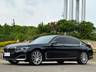 BMW 7 Series 2019 Restyling 740Li xDrive Administrative Luxury Set exterior photo 1