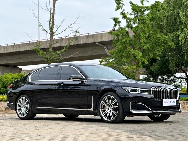 BMW 7 Series 2019 Restyling 740Li xDrive Administrative Luxury Set exterior photo 3