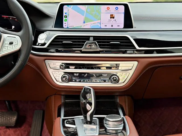 BMW 7 Series 2019 Restyling 740Li xDrive Administrative Luxury Set interior photo 10