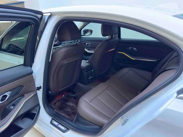 BMW 3 Series 2023 320Li M Sports suit interior photo 13