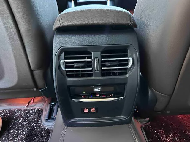 BMW 3 Series 2023 320Li M Sports suit interior photo 20