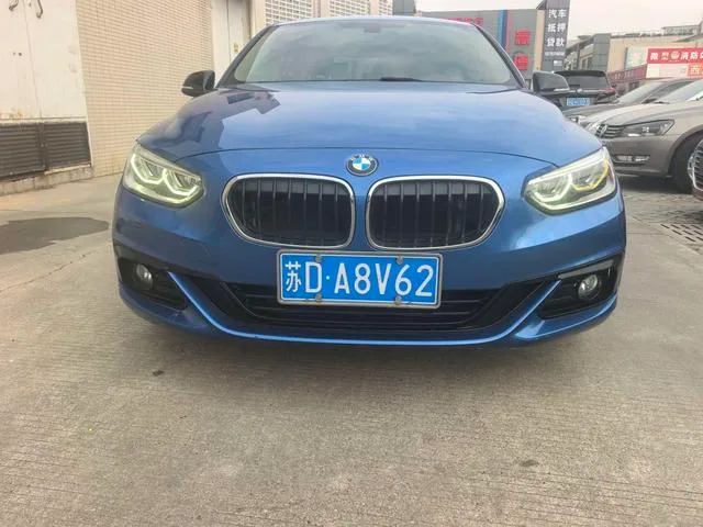 BMW 1 Series 2018 118i Sporty exterior photo 2