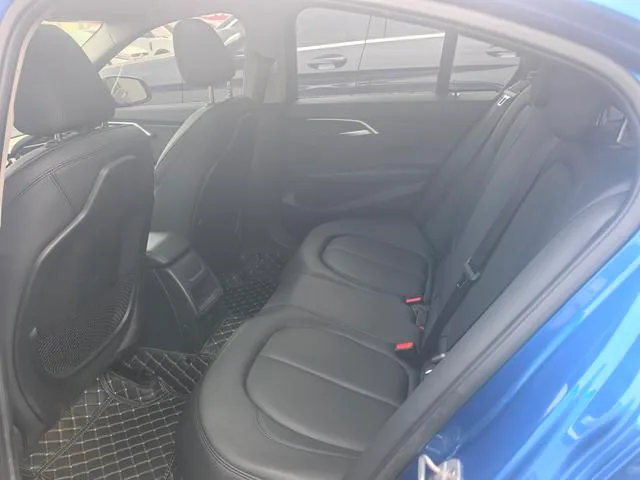 BMW 1 Series 2018 118i Sporty exterior photo 9