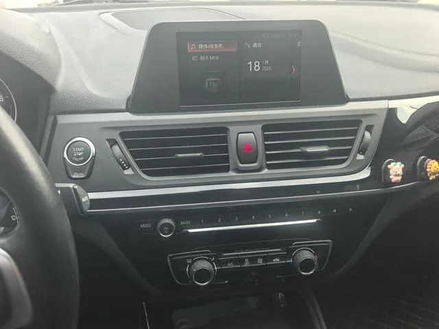 BMW 1 Series 2018 118i Sporty interior photo 16