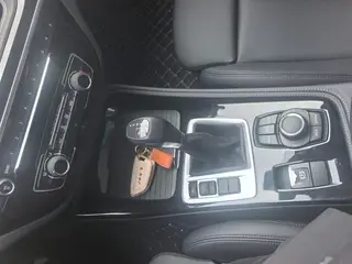 BMW 1 Series 2018 118i Sporty interior photo 17
