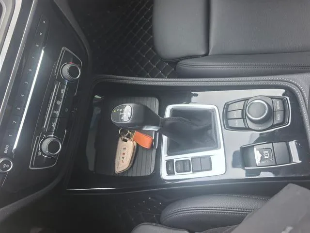 BMW 1 Series 2018 118i Sporty interior photo 17
