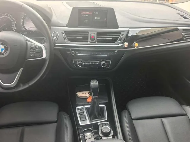 BMW 1 Series 2018 118i Sporty interior photo 18