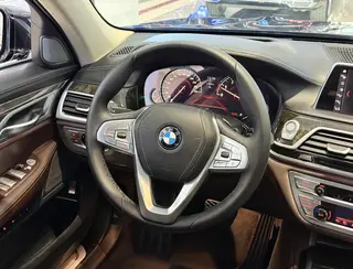 BMW 7 Series 2018 730Li Premium Class Excellence Set exterior photo 5