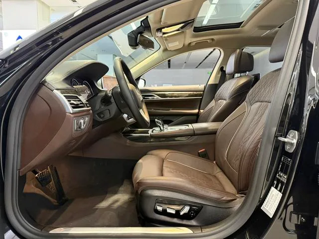 BMW 7 Series 2018 730Li Premium Class Excellence Set exterior photo 6