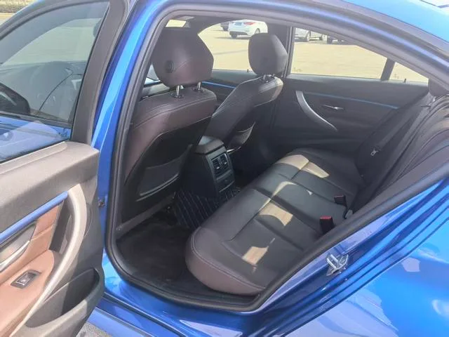 BMW 3 Series 2019 320i M Sports suit interior photo 6