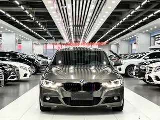 BMW 3 Series 2018 320i M Sports suit exterior photo 2
