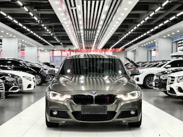 BMW 3 Series 2018 320i M Sports suit exterior photo 2