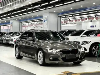 BMW 3 Series 2018 320i M Sports suit exterior photo 3