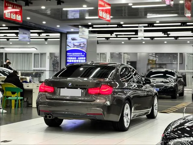 BMW 3 Series 2018 320i M Sports suit exterior photo 6
