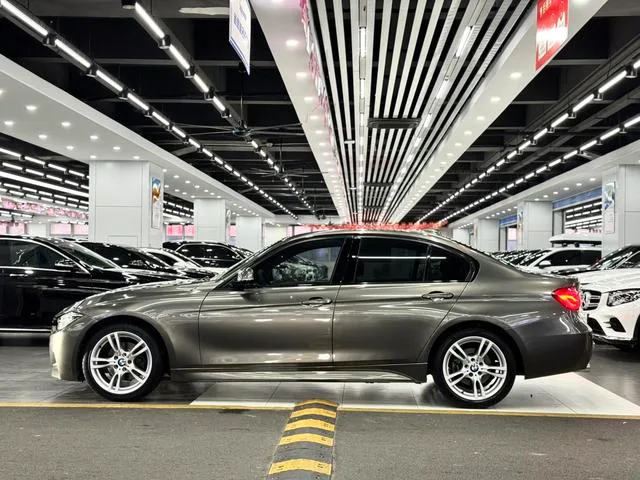 BMW 3 Series 2018 320i M Sports suit exterior photo 7