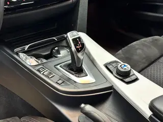 BMW 3 Series 2018 320i M Sports suit interior photo 16