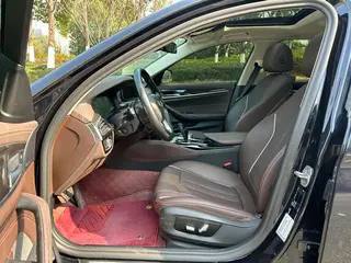BMW 5 Series 2021 525Li Traje de lujo exterior foto 5