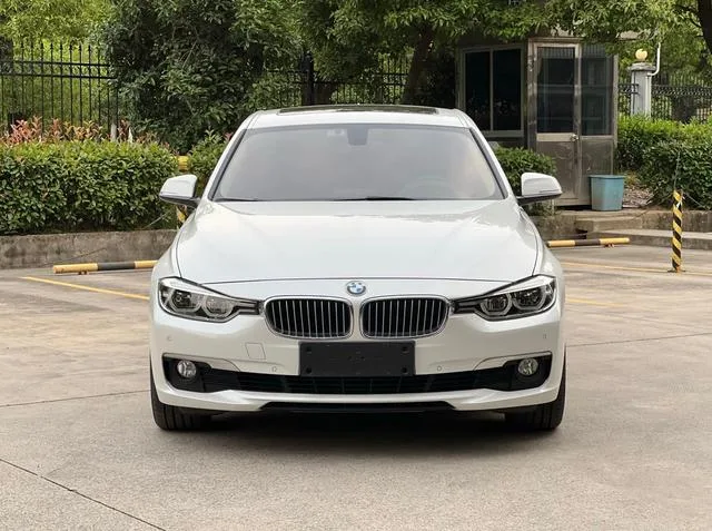 BMW 3 Series 2018 320Li Estilo de moda exterior foto 2
