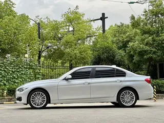 BMW 3 Series 2018 320Li Estilo de moda exterior foto 3