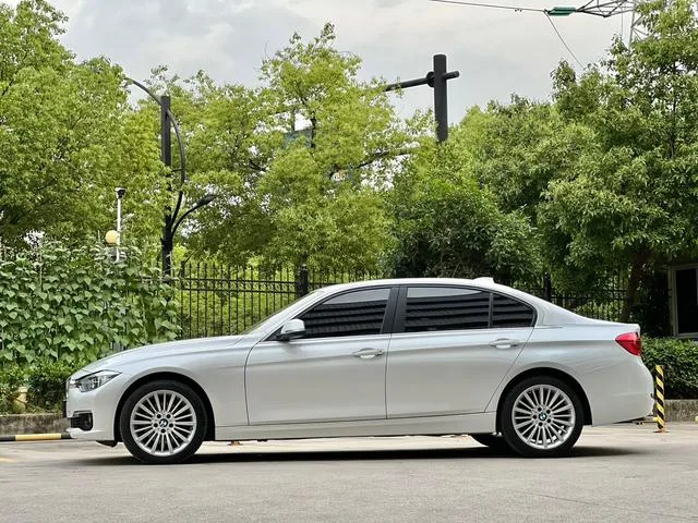 BMW 3 Series 2018 320Li Estilo de moda exterior foto 3