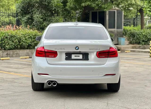 BMW 3 Series 2018 320Li Estilo de moda exterior foto 5
