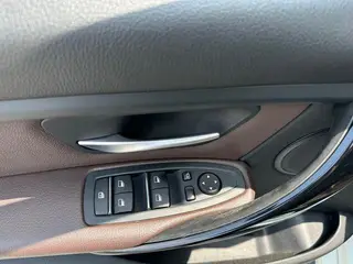 BMW 3 Series 2018 320Li Estilo de moda interior foto 15
