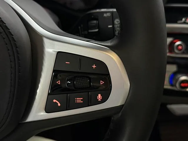 BMW X3 2020 xDrive25i M Sports suit interior photo 11