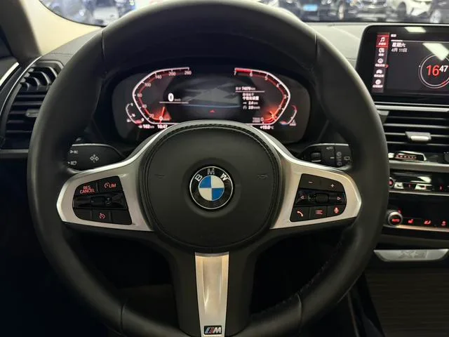 BMW X3 2020 xDrive25i M Sports suit interior photo 12