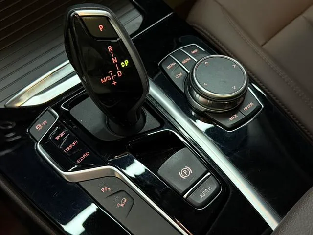 BMW X3 2020 xDrive25i M Sports suit interior photo 14