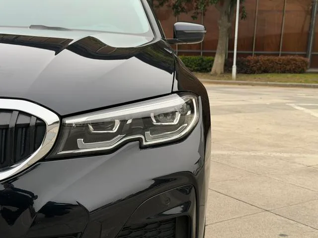 BMW 3 Series 2021 Deuxième lifting 325Li M Ensemble de sport intérieur photo 14 BMW 3 Series 2021 Deuxième lifting 325Li M Ensemble de sport intérieur photo 14