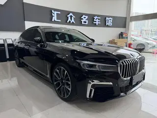 BMW 7 Series 2021 740Li xDrive Administrative M Sports suit exterior photo 3