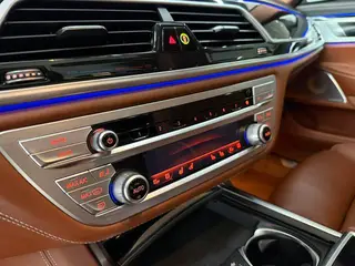 BMW 7 Series 2021 740Li xDrive Administrative M Sports suit exterior photo 8