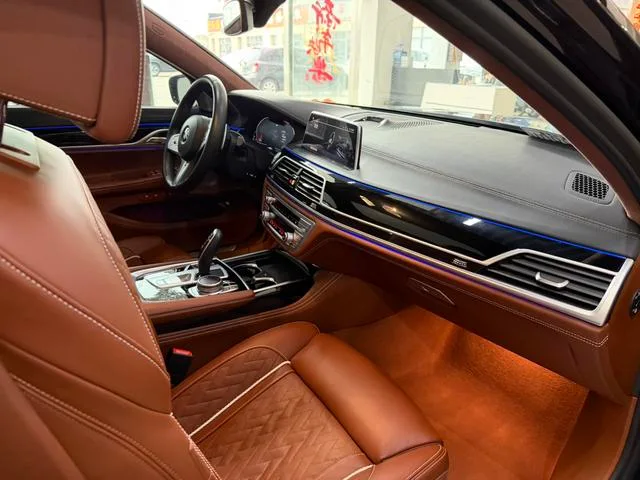 BMW 7 Series 2021 740Li xDrive Administrative M Sports suit interior photo 14