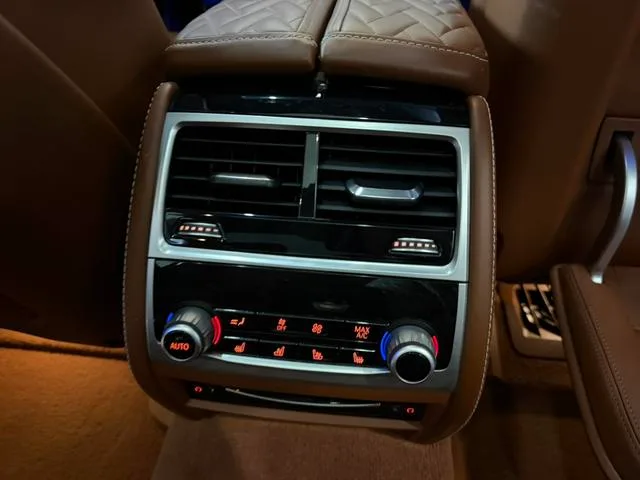 BMW 7 Series 2021 740Li xDrive Administrative M Sports suit interior photo 16