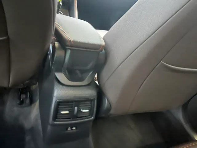 BMW X2 2022 xDrive25i Edición Yaoye interior foto 17