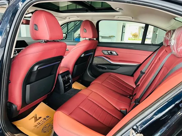 BMW 3 Series 2021 Restyling 325Li M Sports Night Suit interior photo 18