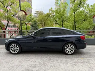 BMW 3 Series GT 2019 320i Fashionable exterior photo 3
