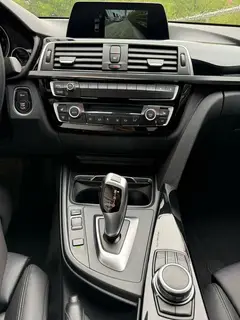 BMW 3 Series GT 2019 320i Fashionable interior photo 9
