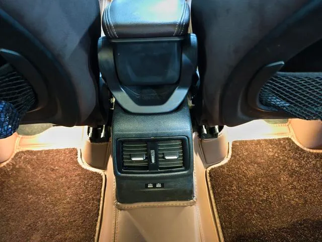 BMW X1 2020 sDrive25Li Líder interior foto 10