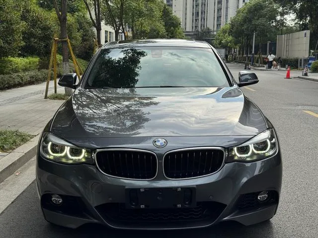 BMW 3 Series GT 2019 320i M Conjunto deportivo exterior foto 2 BMW 3 Series GT 2019 320i M Conjunto deportivo exterior foto 2